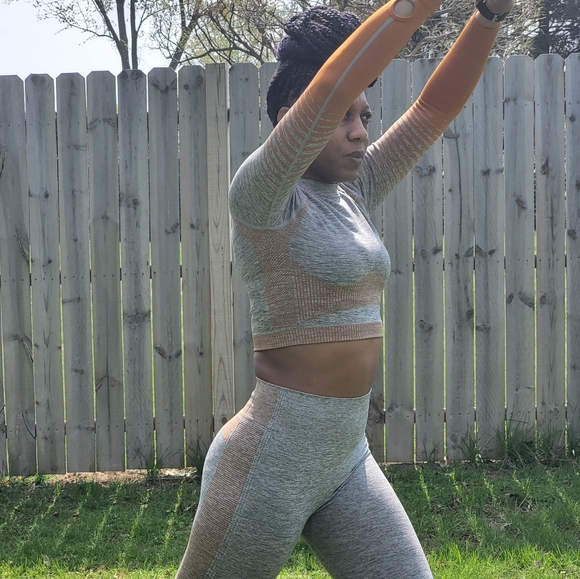 New Seamless Workout Set - Picture 4 of 6